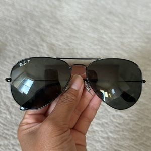 RayBan RB3025 Aviator Large Metal Black Polarized Sunglasses 002/58 58 14 135 3P